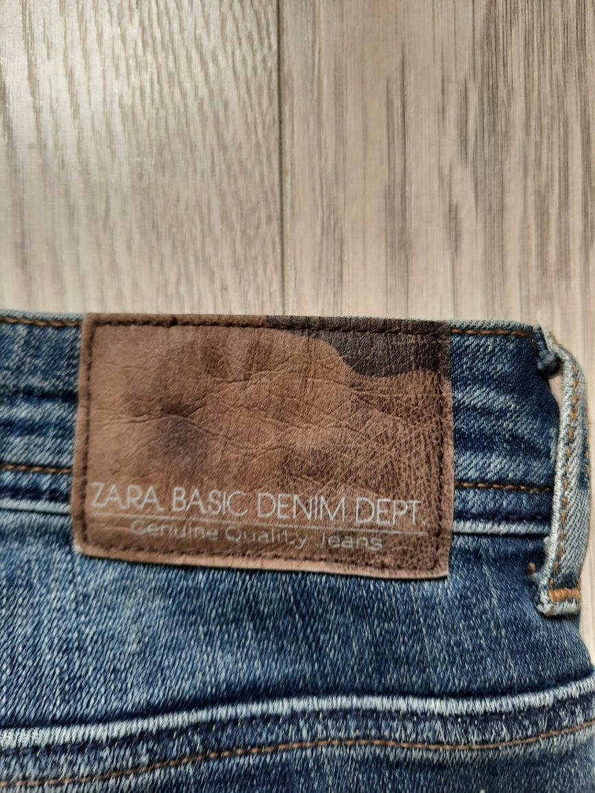 Zara spodnie jeansowe z dziurami