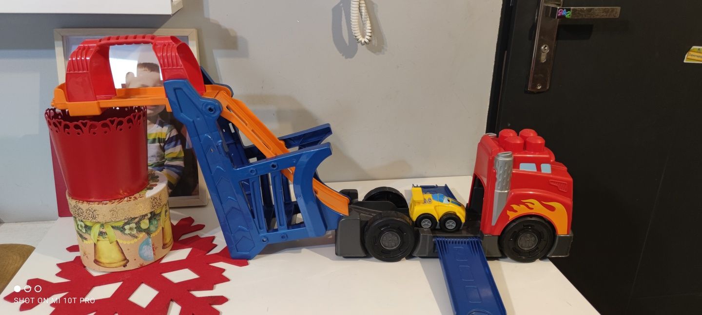 Auto samochód pojazd ciężarówka laweta tir megablocks mega bloks