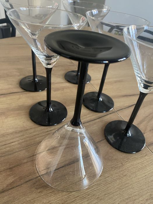 Zestaw 6 kieliszków do martini czarna nóżka