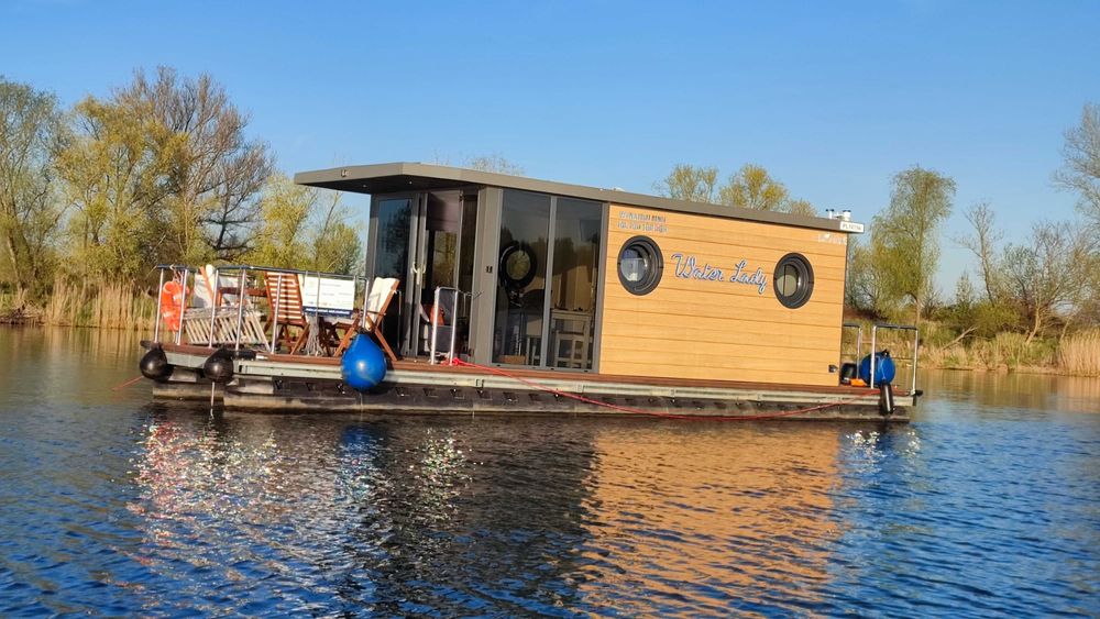 Czarter łódź Houseboat Water Lady pływający dom bez patentu wynajem