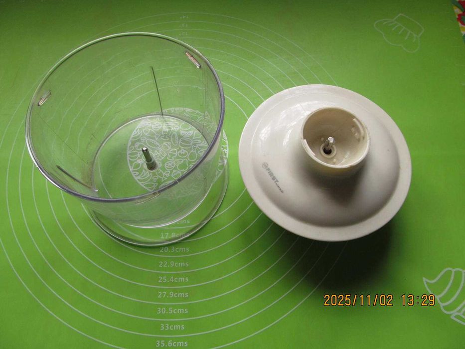 Чаша с крышкой  для электроизмельчителя First.