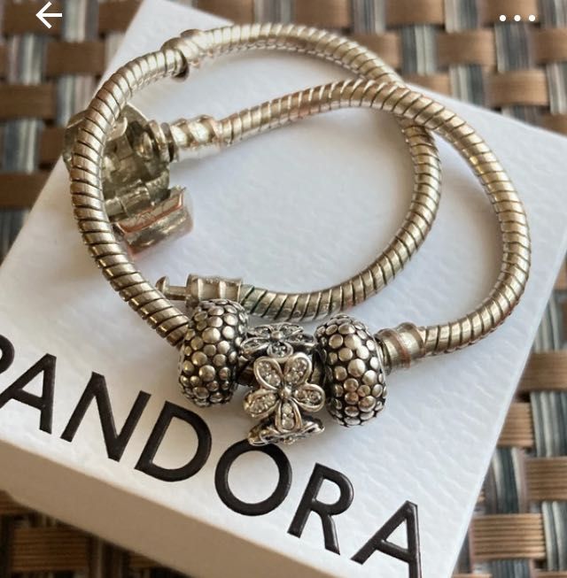 Pandora zawieszki i bransoletka