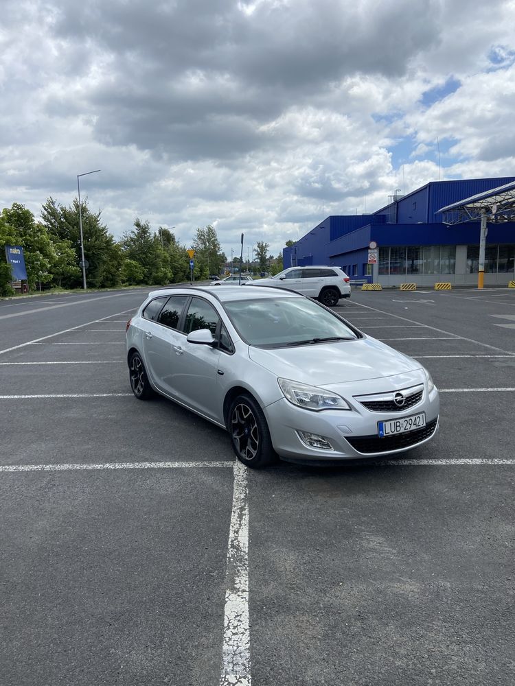 Astra J Sport Tourer  1.7 CDTI