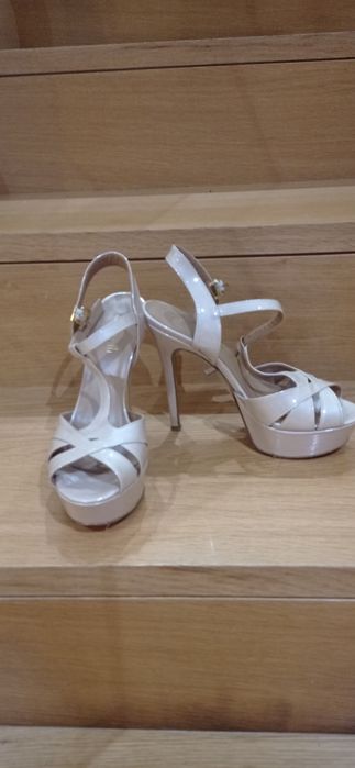 Sandálias da marca samelli