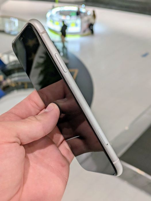 iPhone XR 128gb White Neverlock