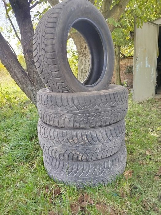 TRIANGLE Winter 235/60 r 18