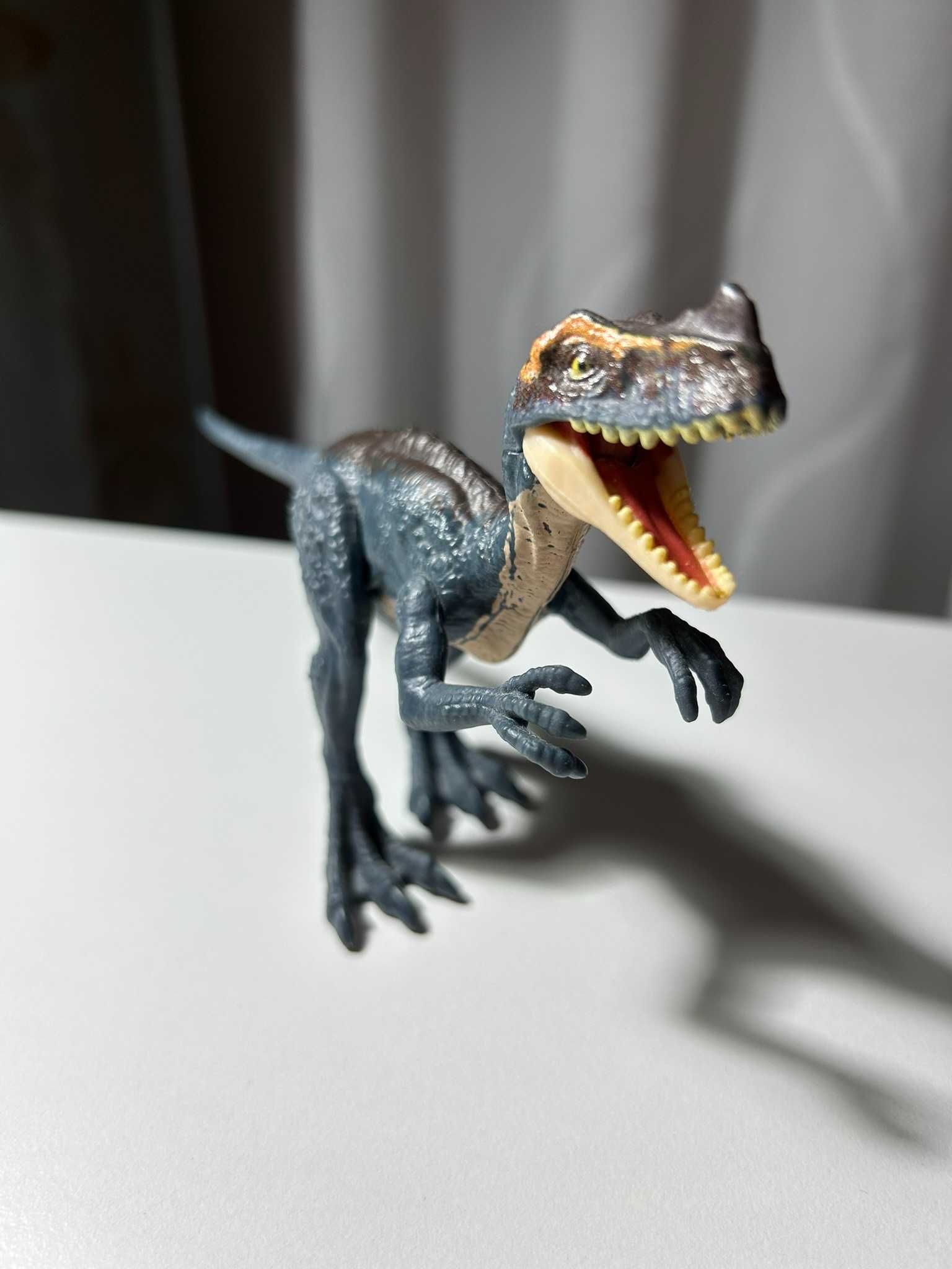 Jurassic World - Niebezpieczny dinozaur - mięsożerca