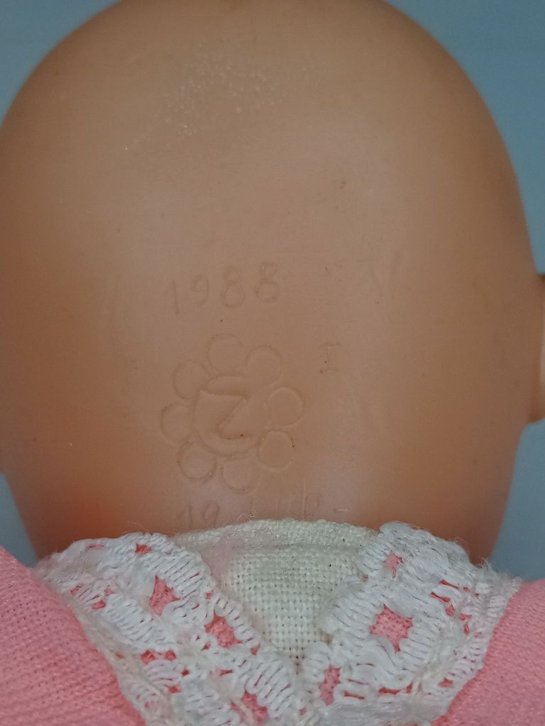 Lalka z 1988r sygnowana