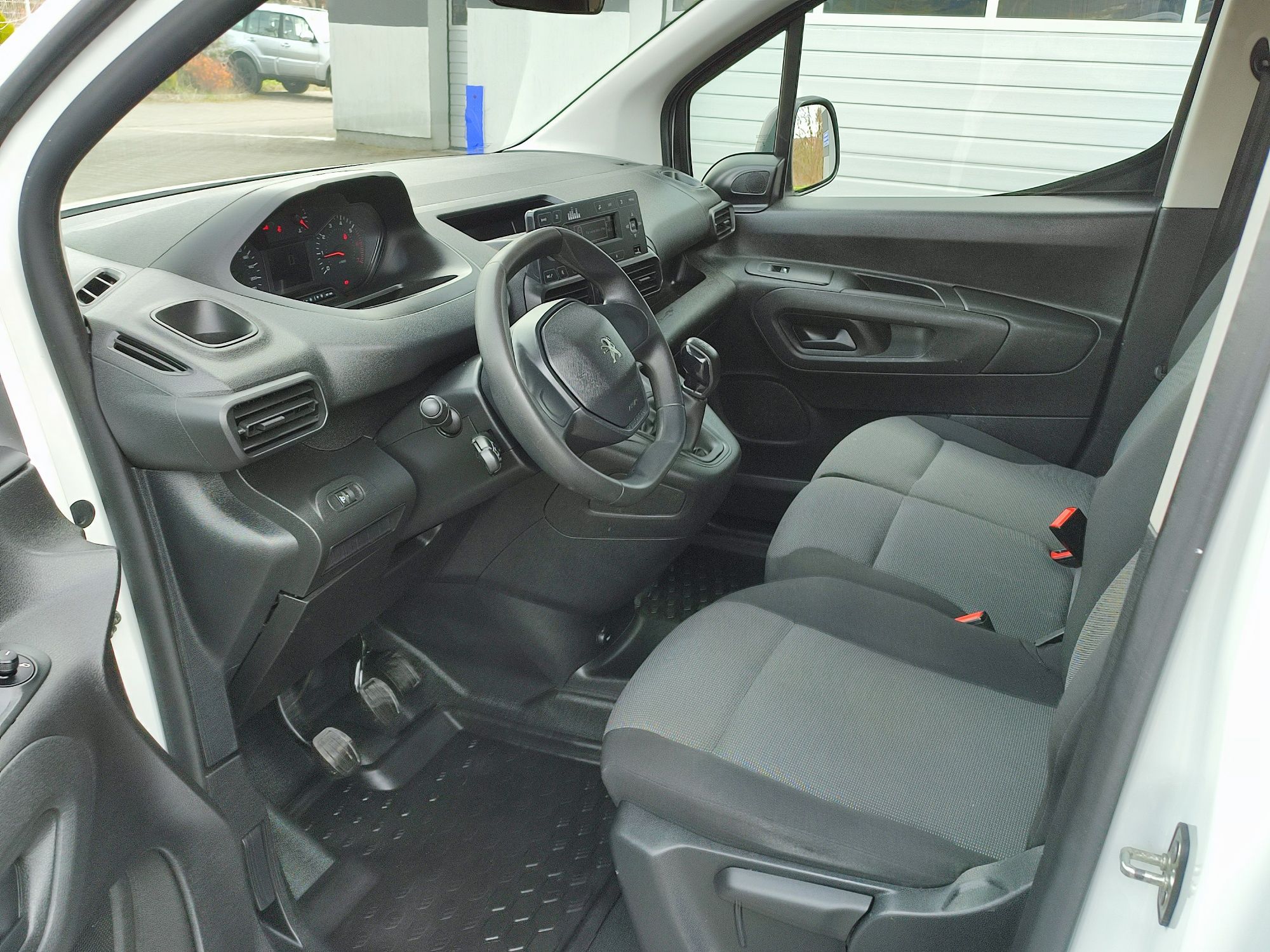 Peugeot Partner Berlingo 1.5 e-HDI 102 km 2019r klima 3 os.