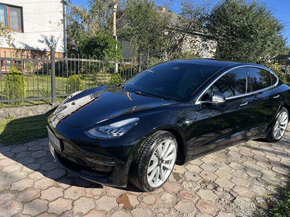 Tesla model3 mid range