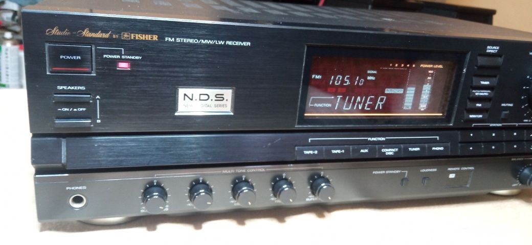 Amplituner stereo Fisher RS-913.