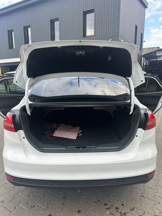 Ford Focus 2017 3(FL) 1.6 бензин 105 к.с. MT