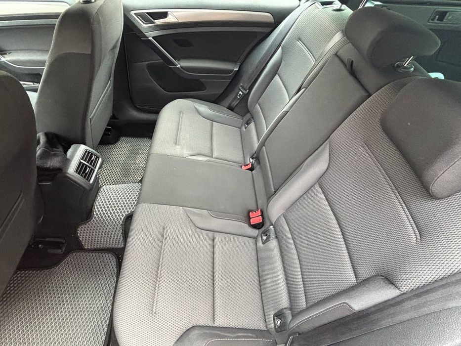 Гольф 7 1.6 дизель   "Рідна фарба "