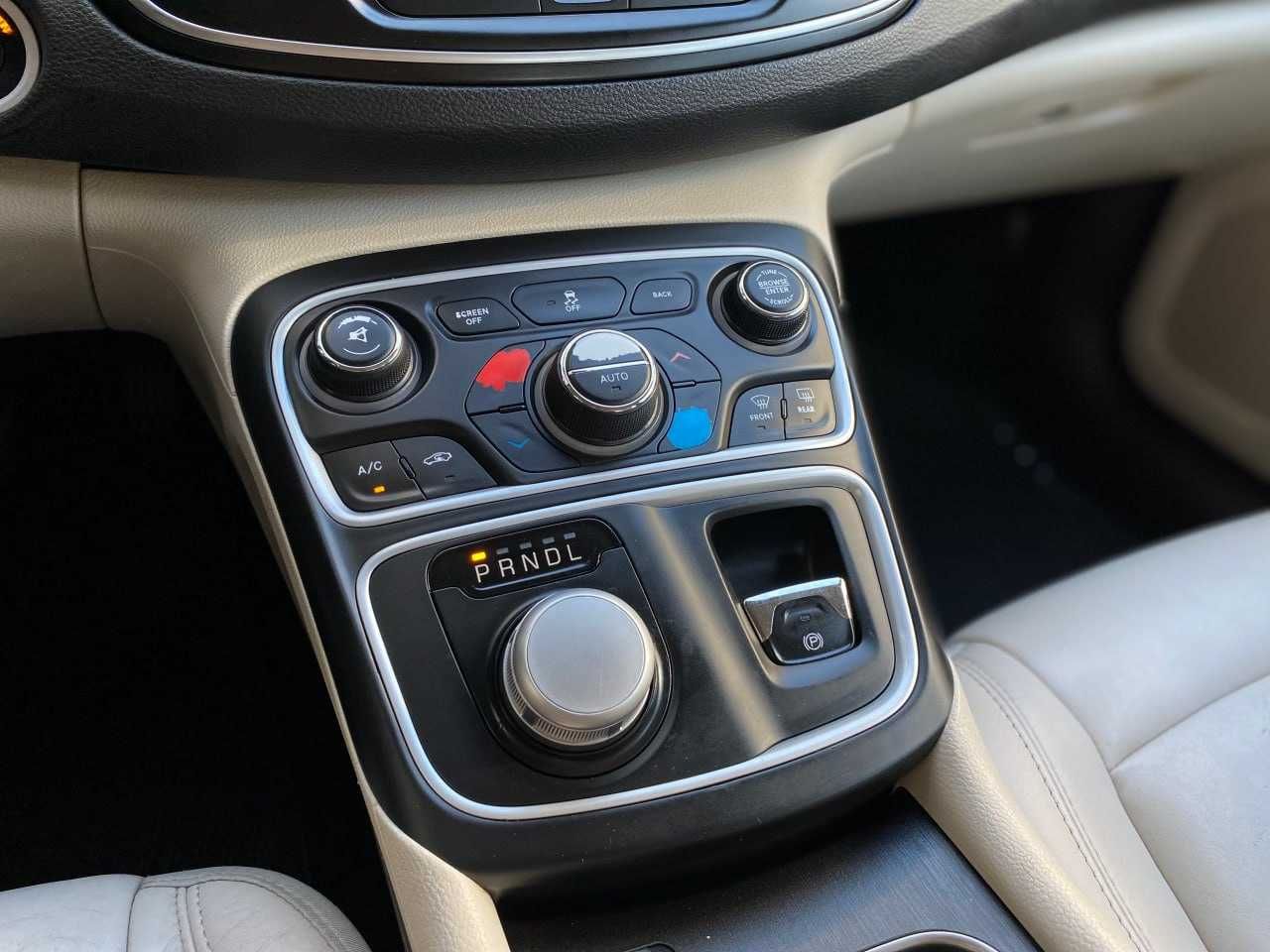 Продам Chrysler 200 2016. Можна в розстрочку, під викуп.