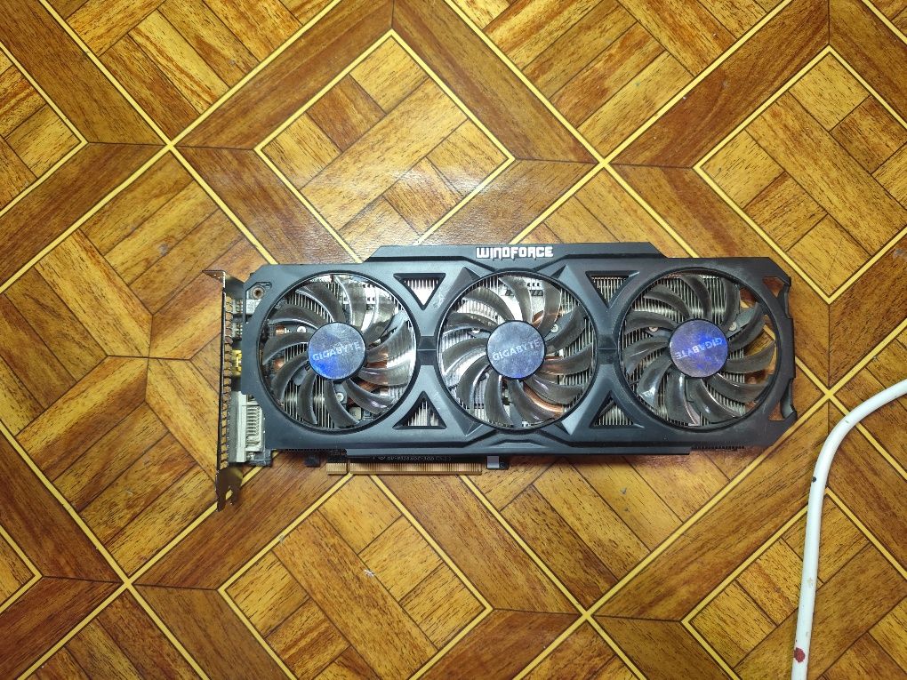 Radeon R9 280X з 3 ГБ GDDR5 700 гривень