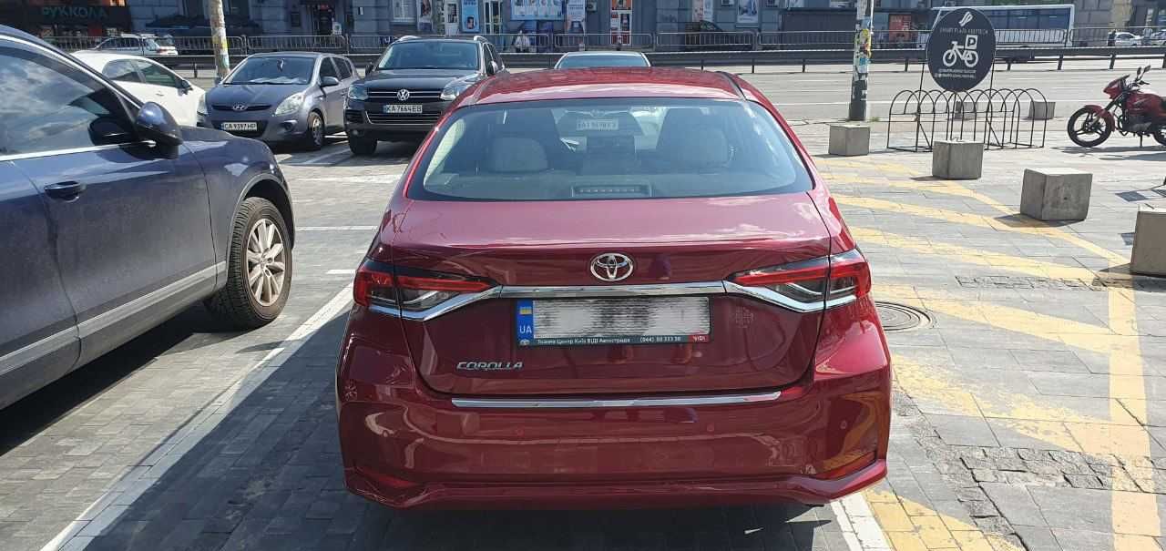 Продаю свою Toyota Corolla 1.6 2019 р.