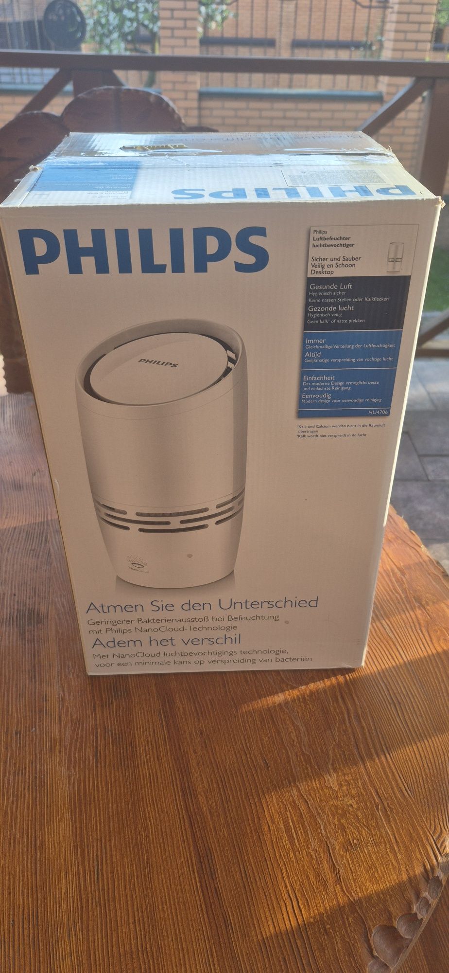 Увлажнитель воздуха. PHILIPS.Модель HU 4706.
