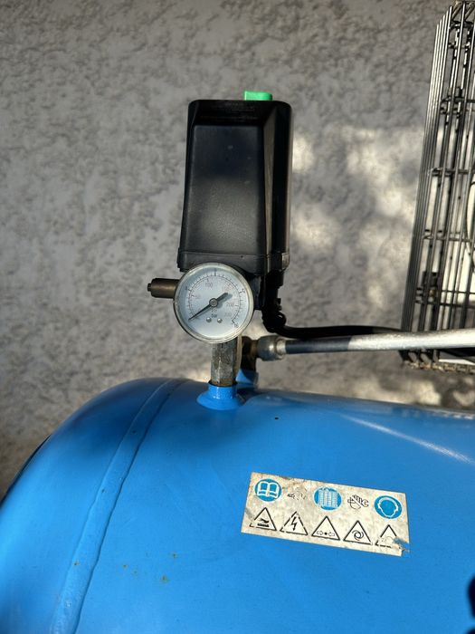 Compressor de Ar IES Correia Trifásico 200L