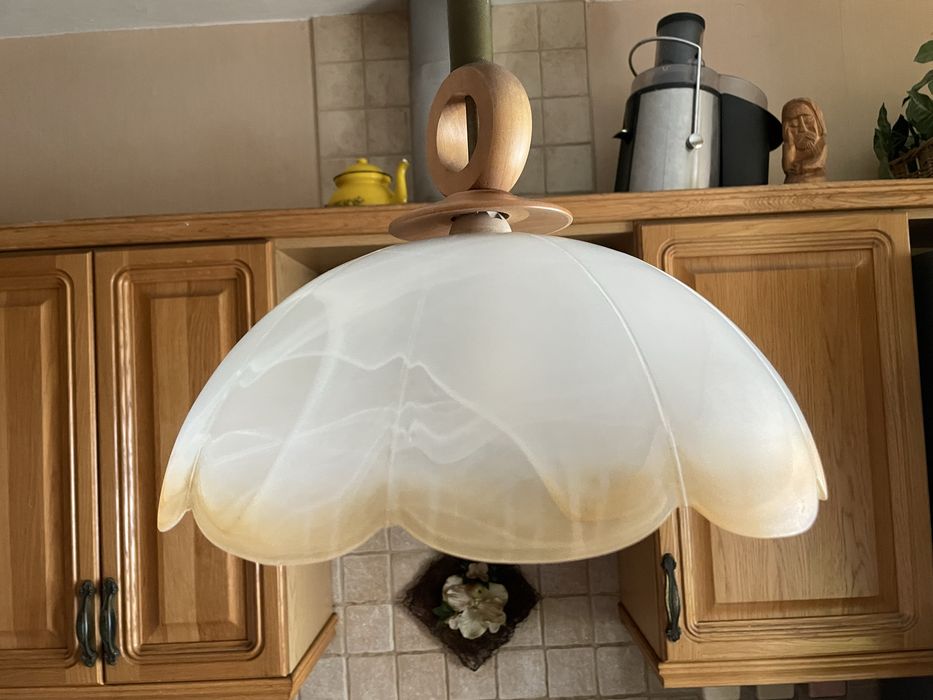 Piękna lampa wisząca z regulowaną wysokoscią