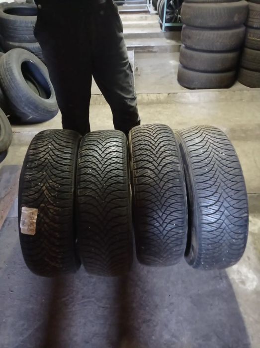 opony zimowe 4 szt. 215/65R17 GOODRIDE z 2021 roku