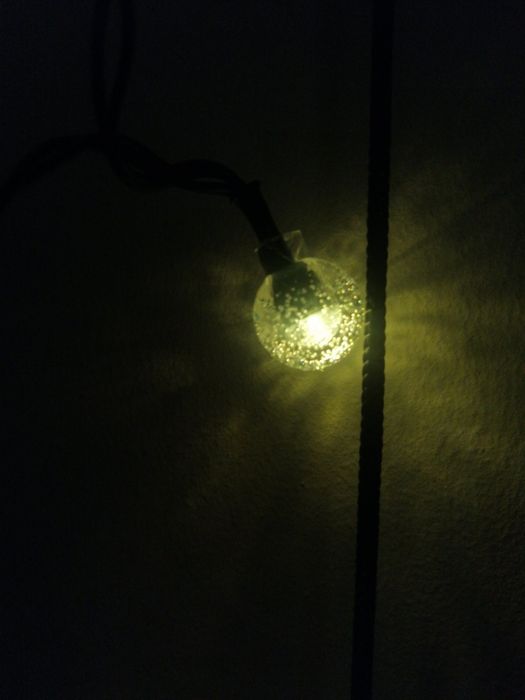 Гірлянди на сонячній батареї