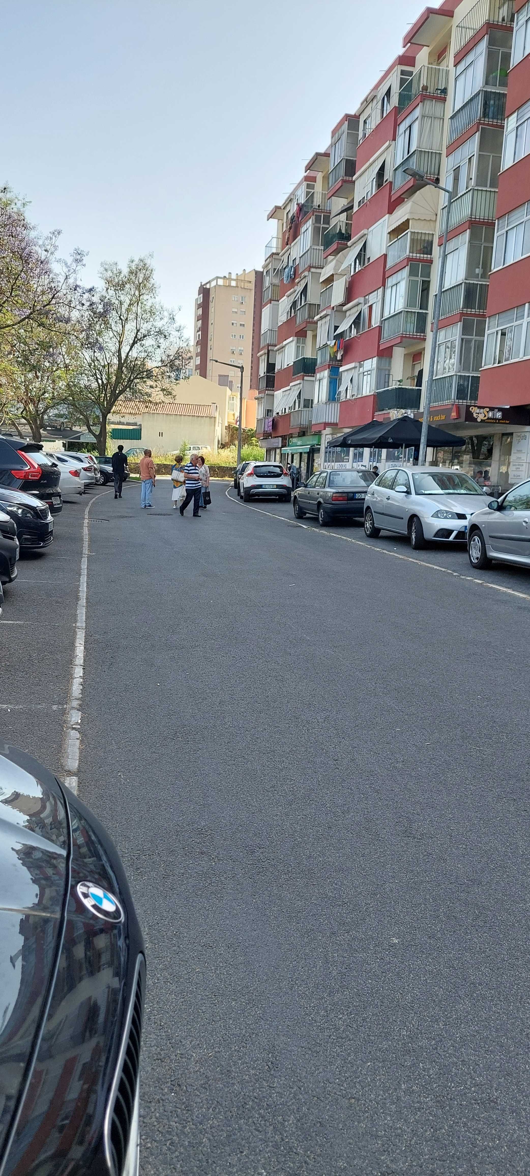 Alugo Loja Rua Principal - Flamenga/Loures