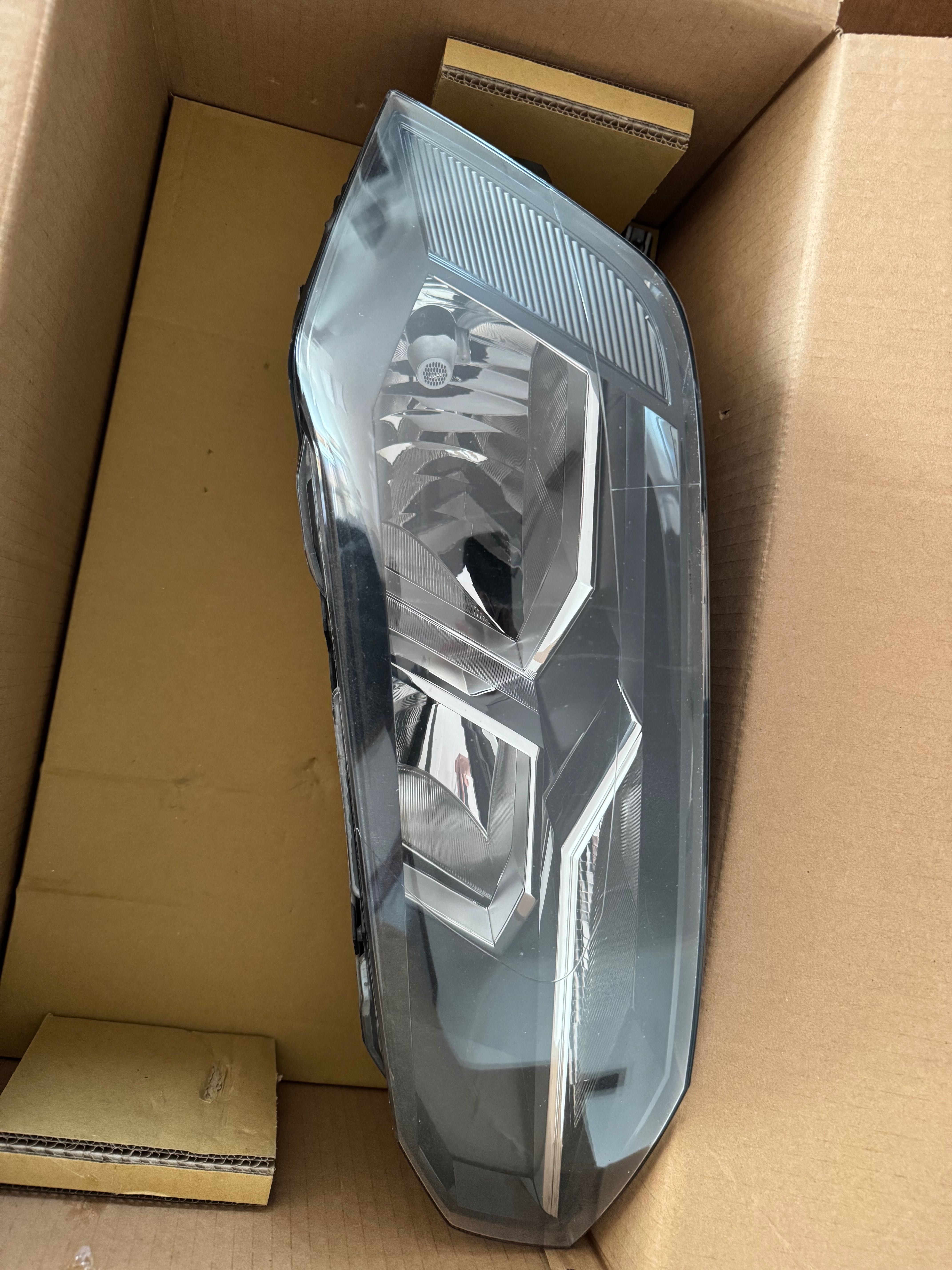 Farol principal VOLKSWAGEN POLO VI (AW1, BZ1, AE1)