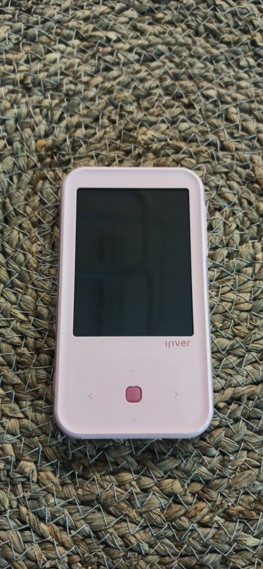 Музичний плеєр iRiver S100 4Gb Pink