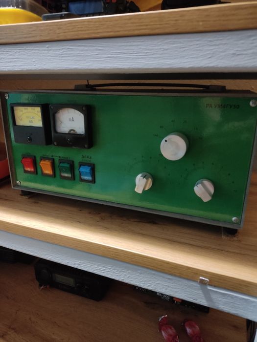 Підсилювач на 4х ГУ-50 кВ діапазону.