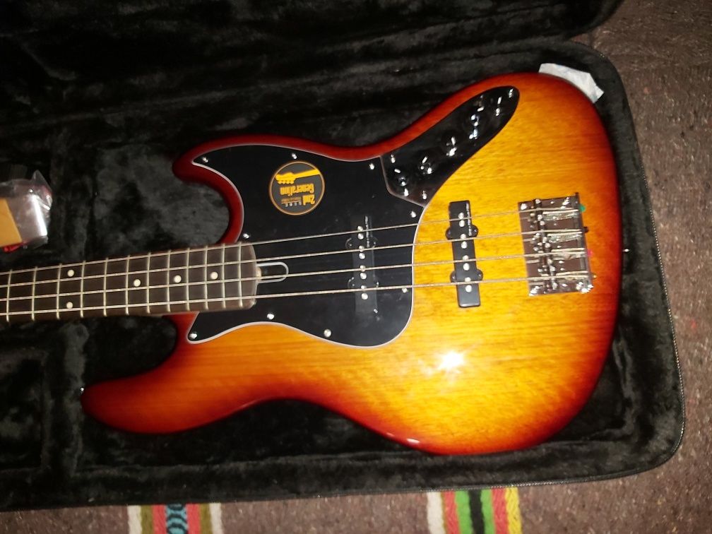Guitarra baixo Sire Markus Miller