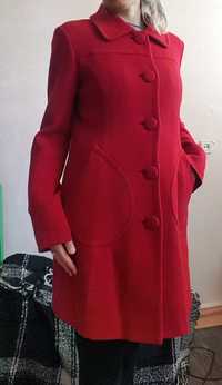 Червоне пальто, вовна