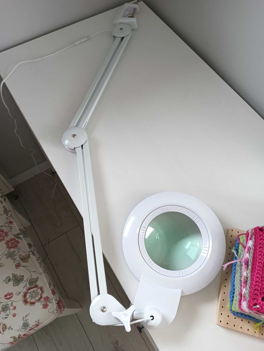 Lampa kosmetyczna z lupą