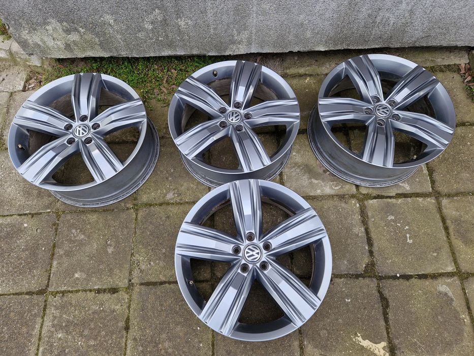 Oryginalne Felgi VW TIGUAN R-line 5NA 19 cali 5x112 et43