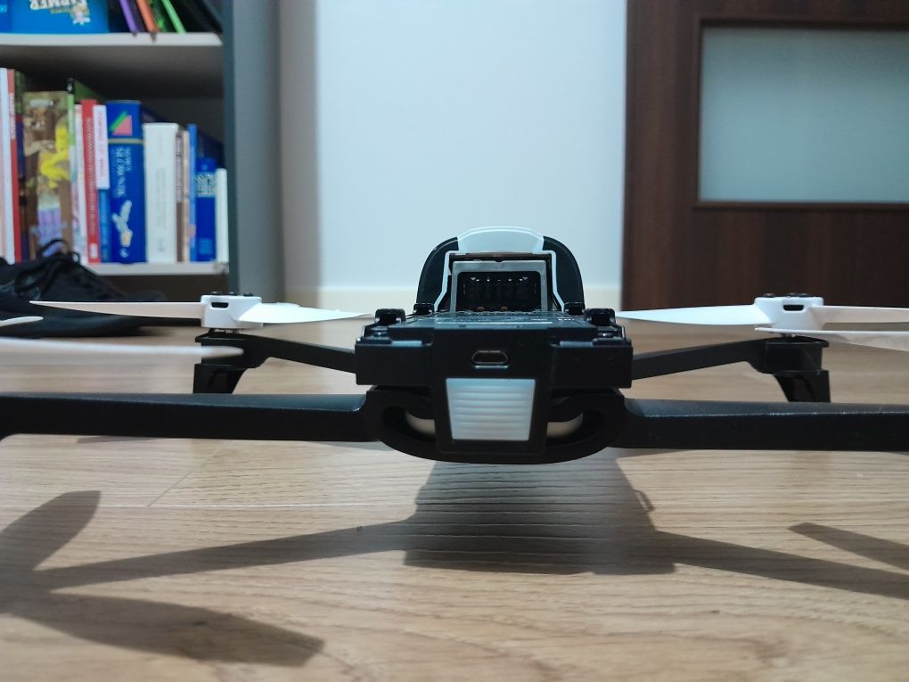 Dron parrot bebop 2 bez baterii