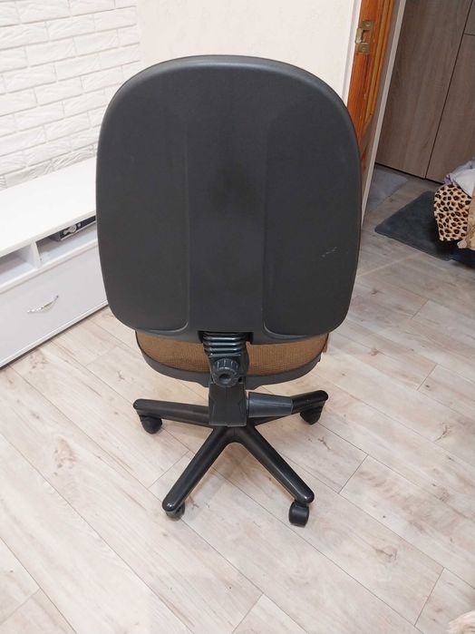 Крісло компютерне.