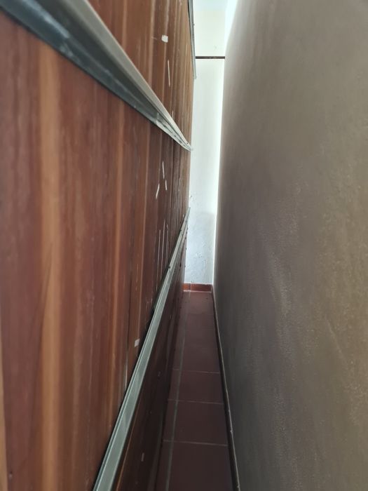 Movel antigo tipo cristaleira ideal para grandes espaços