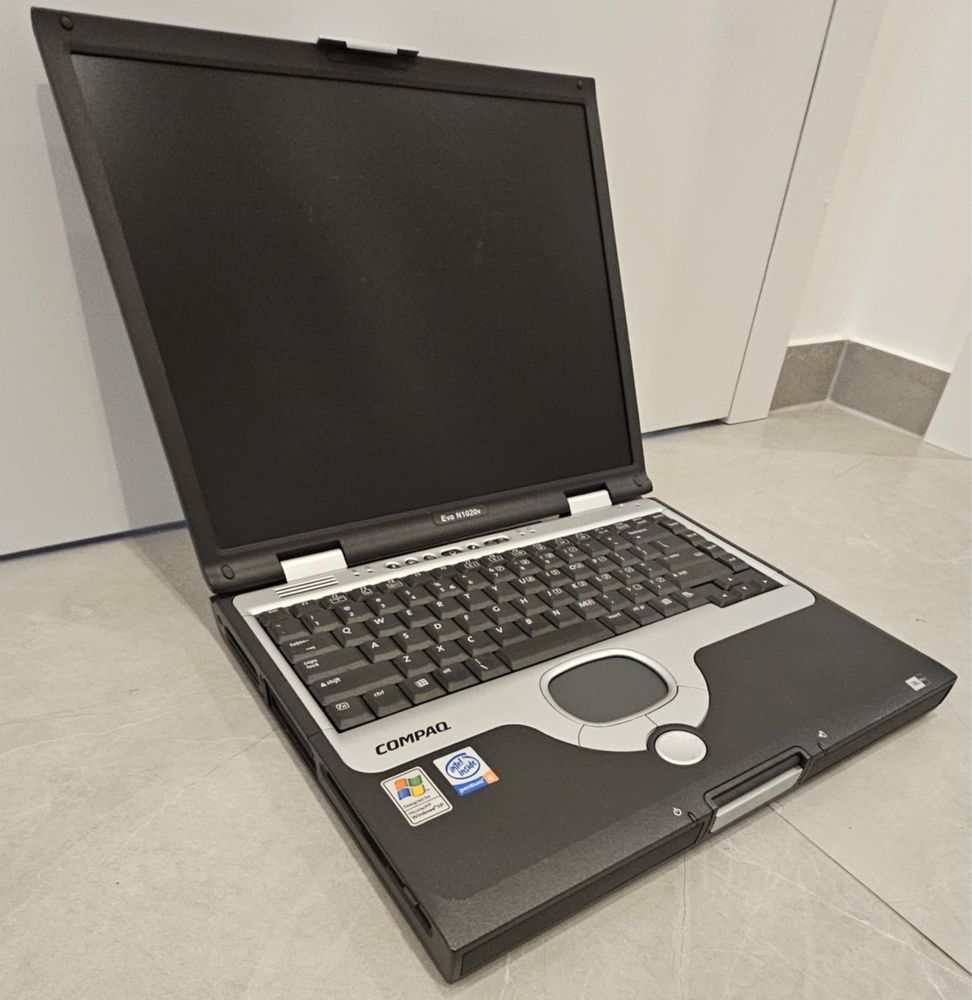 Compaq Evo N1020V - Laptop dla Retro Graczy - Sprawny!