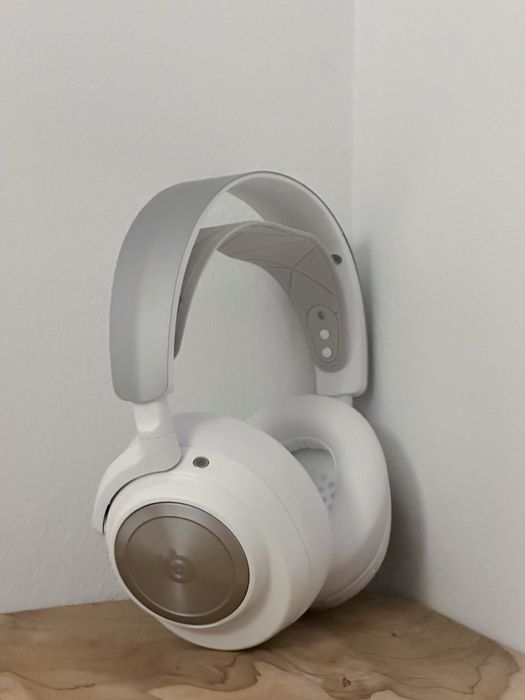 Steelseries Arctis Nova Pro Wireless - białe / white