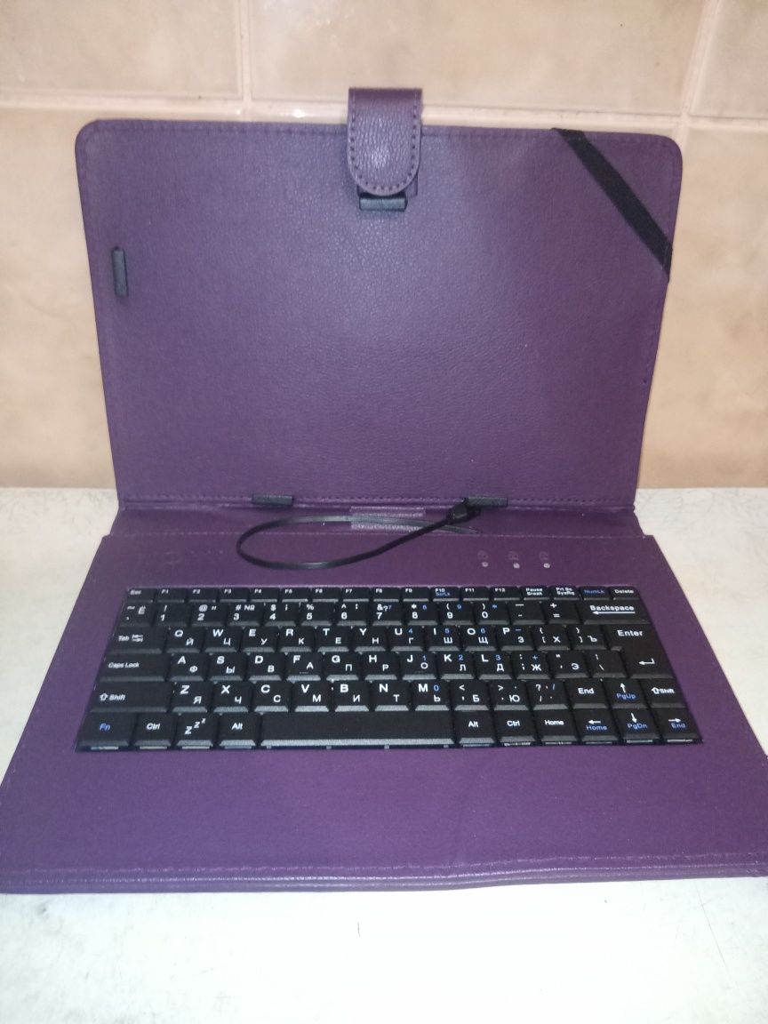Чехол с клавиатурой  для планшета 10 дюймов