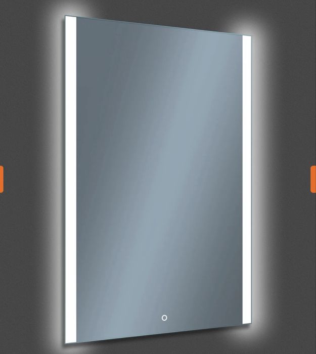 Lustro z oświetleniem led