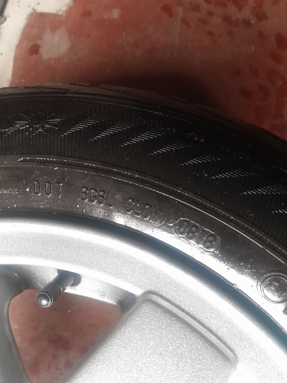 Продам літню резину з дисками R14