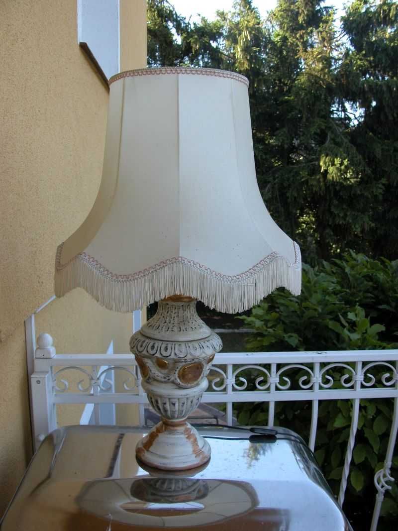 stara lampa ceramiczna