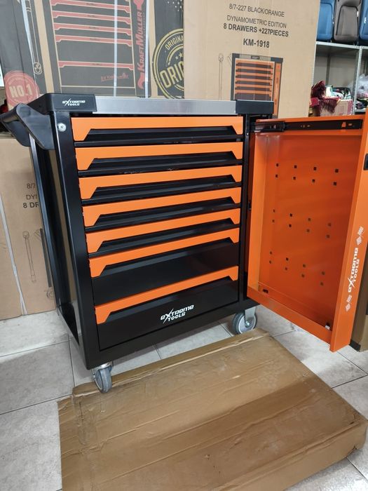 Carinho de ferramentas com 7 gavetas cheias Kraft mulher alemão