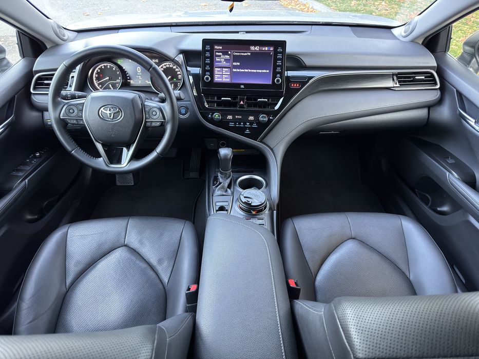 Продам офіційну максимальну рестайлінгову Toyota Camry Premium 2021