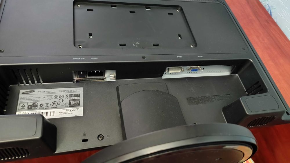 Монитор 24" Samsung 2494LW