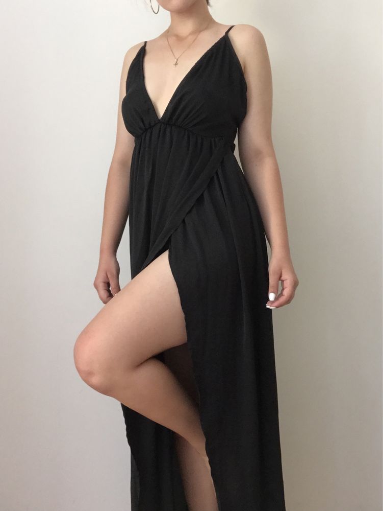 Czarna wieczorowa sukienka elegancka balowa studniówka Missguided