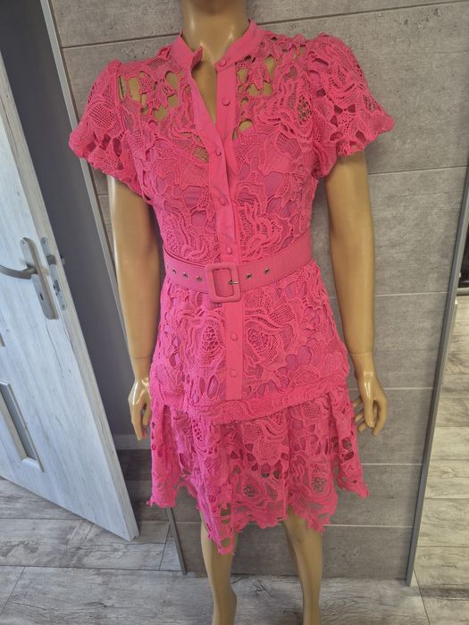 Nowa z metką sukienka z gipiury damska elegancka FlyMode rozm S