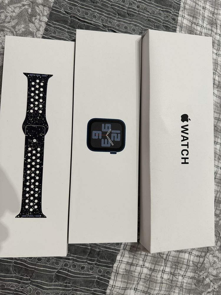 Apple Watch SE 2gen. 44mm 32GB koperta Nike sport GPS bez Cellular