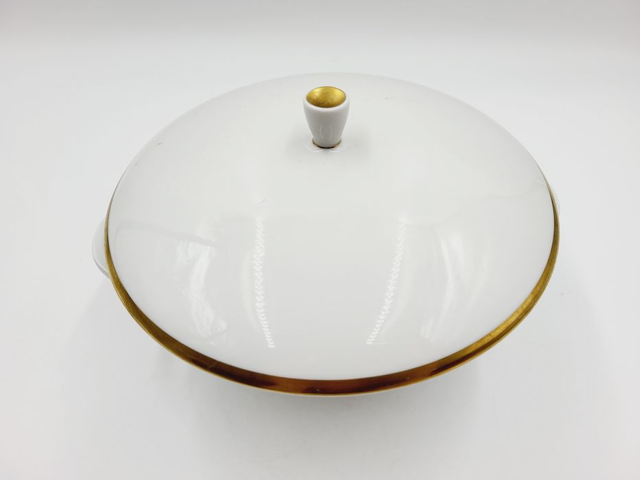 Elegancka waza na zupę ze złoconym brzegiem