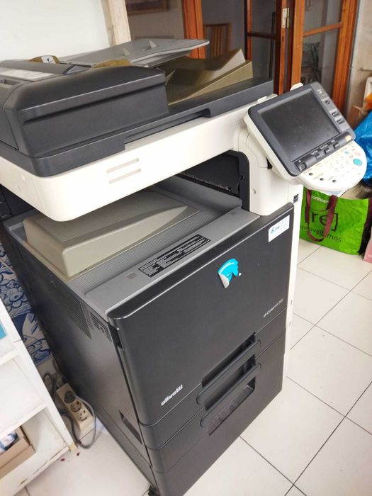 fotocopiadora OLIVETTI a cores